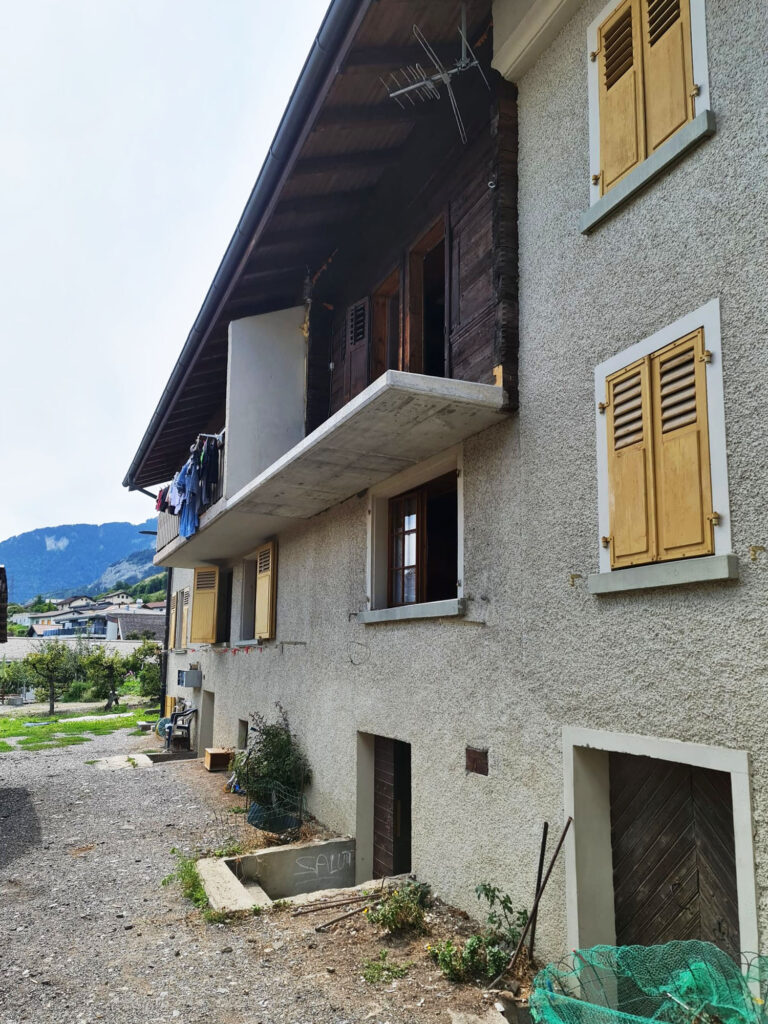 Réfection intérieure et construction d’une dalle en béton armé à Erde